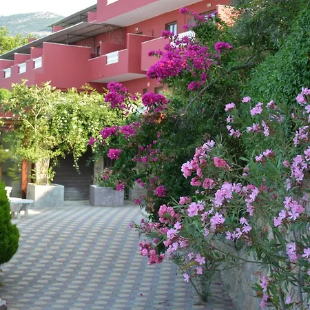 فندق Aristotelis 2*